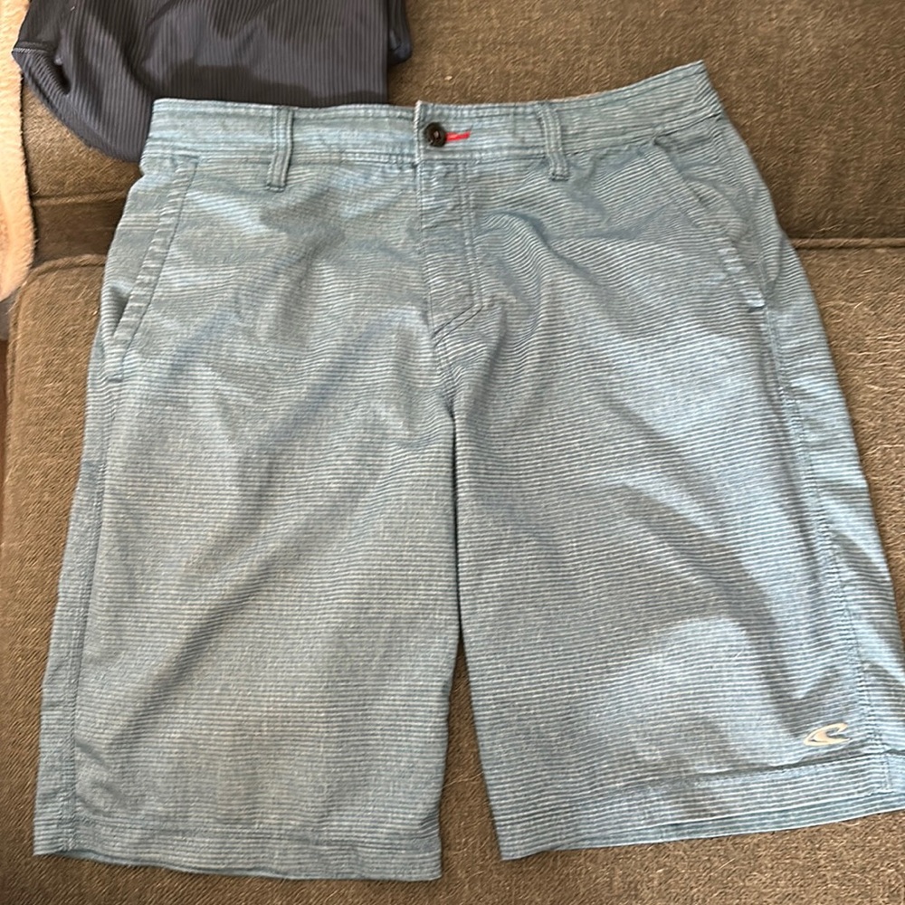 Medium blue men’s 32 pattern shorts